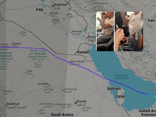 Allarme sul volo Dubai-Tel Aviv, passeggeri: “Copilota ha accoltellato il comandante”. Il ministro israeliano Katz: “Tentativo di attacco jihadista”