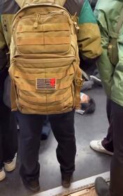 Spari, sangue e paura nella metro di New York 7