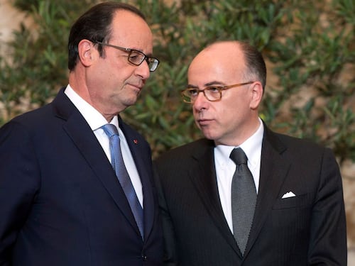 Francia, insegnanti in classe con telecomando anti-terrorismo