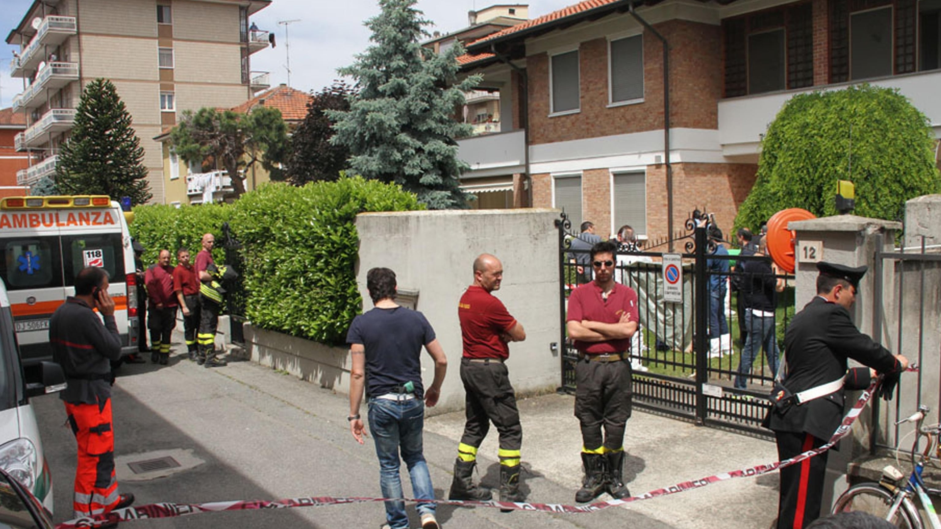 Tre morti in una villetta a Santhià: è giallo