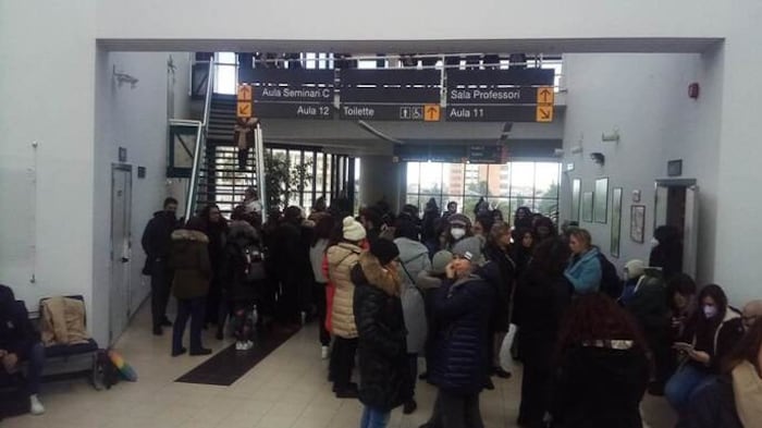I tremori e le labbra nere: cos'è successo a Palermo