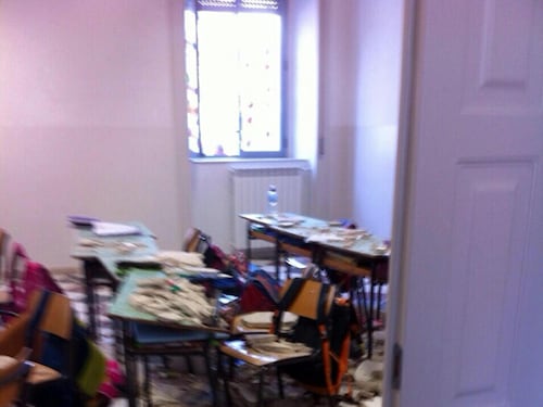 Ostuni, crolla soffitto a scuola