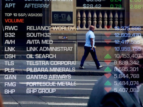 La pandemia abbatte la Borsa. Bruciati 42 miliardi in 6 mesi