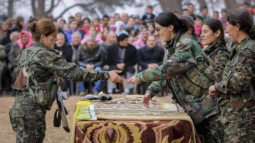 Le combattenti curdi del YPJ 4