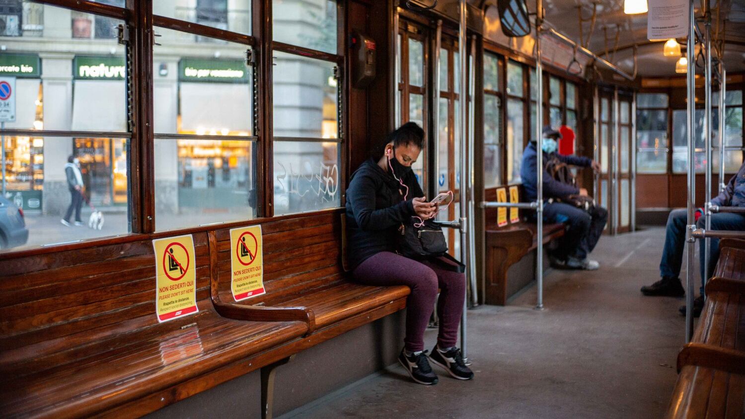 No Green pass: è allarme per mezzi pubblici e rifiuti
