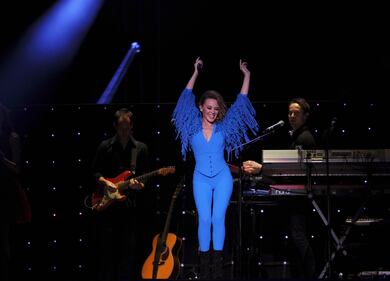 Kylie Minogue sexy in vista del Natale 11