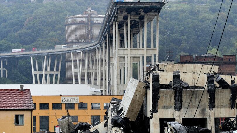 Ponte Morandi, il pm: "Condannare l'ex Ad Castellucci a 18 anni e mezzo di carcere"