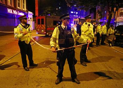 Londra, fuori dalla moschea dopo l'attacco 18