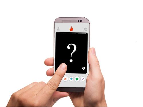 Inter-Rapid, Schobesberger si propone su Tinder: "Sono a Milano due notti..."