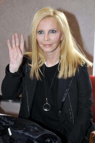 Patty Pravo, icona sexy ieri e oggi 24