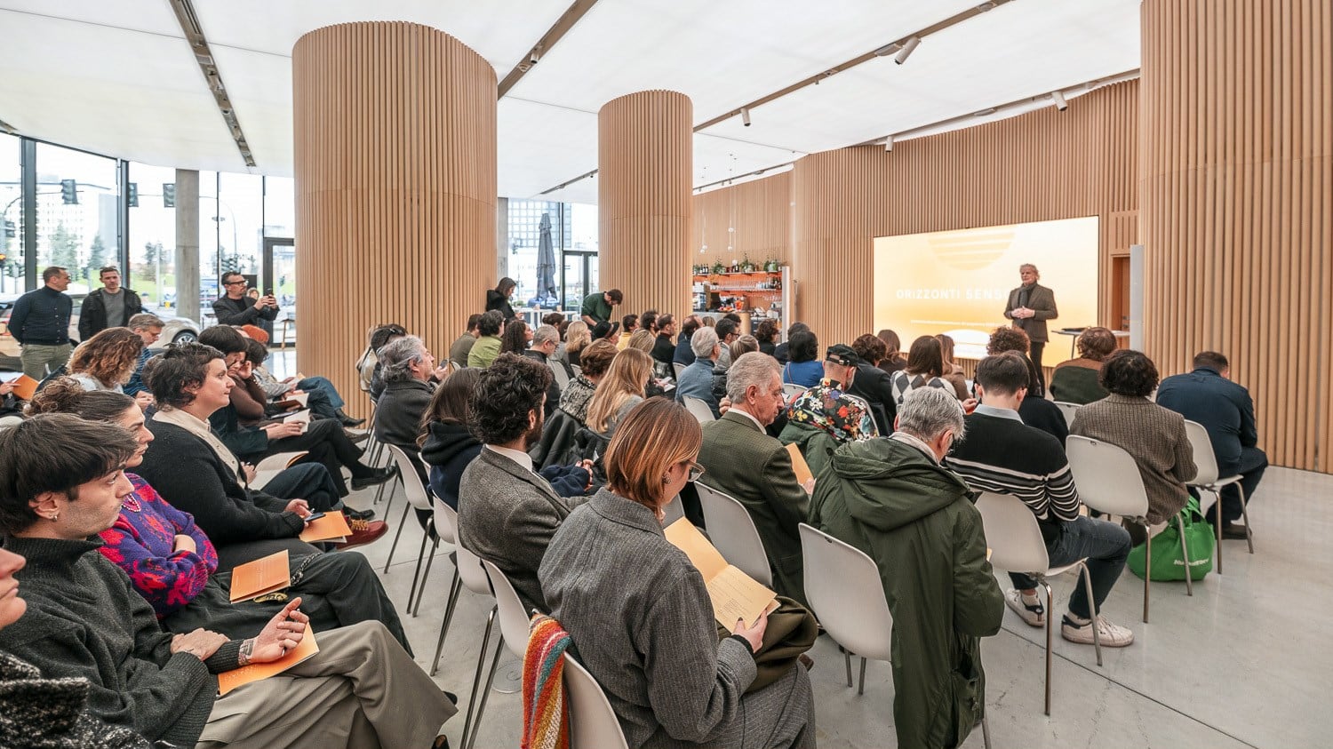 Volvo Studio Milano, il nuovo programma culturale 2026 guarda agli “Orizzonti Sensoriali”