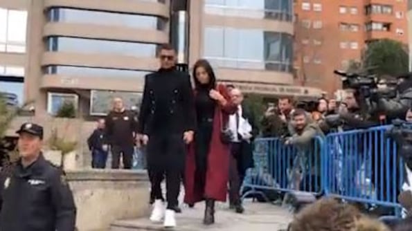 Cristiano Ronaldo vola in Spagna per chiudere il contenzioso con il fisco