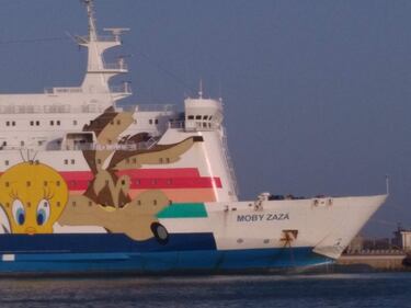La nave Moby Zaza a Porto Empedocle 4