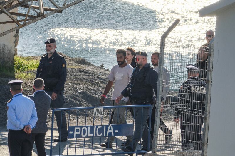L'arrivo della nave Libra con i primi migranti destinati ai centri in Albania 2