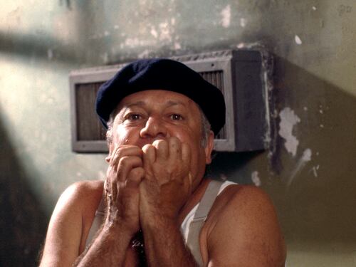 Villaggio in arte Fantozzi Un docufilm celebra il suo genio narrativo