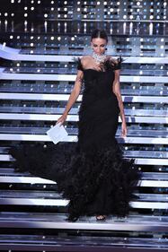 Sanremo 2016: gli abiti della prima serata 48