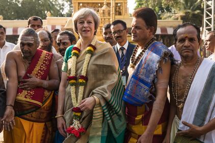 Il premier inglese May in India in abito "tipico" 7