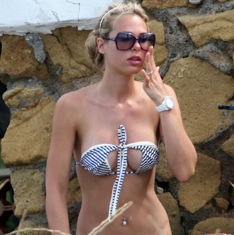 Ilary Blasi, le foto più sexy 29