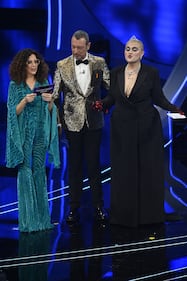 Sanremo 2024: ecco il look della terza serata del Festival da BigMama 1