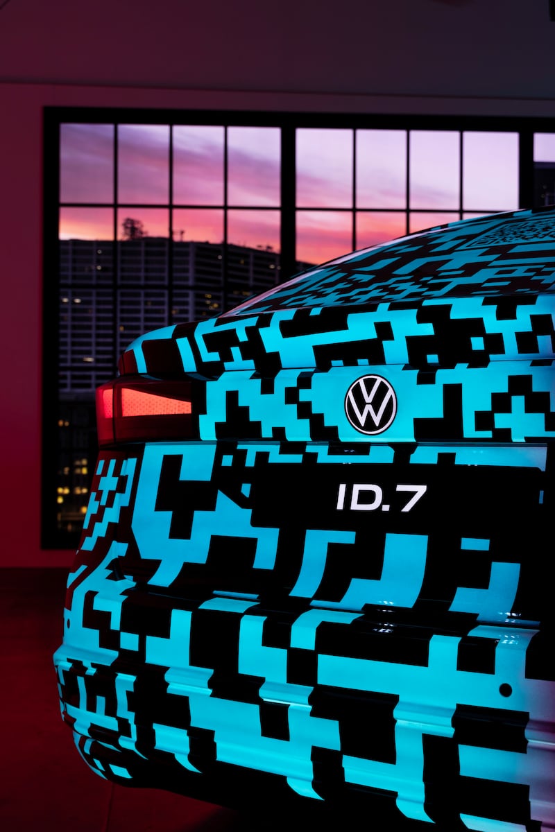 Volkswagen ID.7, le prime immagini dell’elettrica da 700 km  2