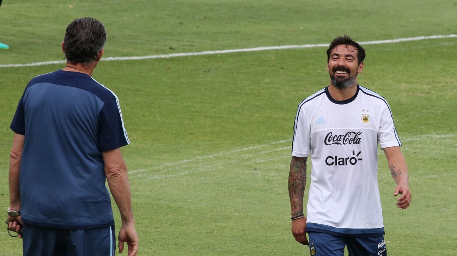 "Lavezzi fuori per uno spinello": il Pocho fa causa a un giornalista