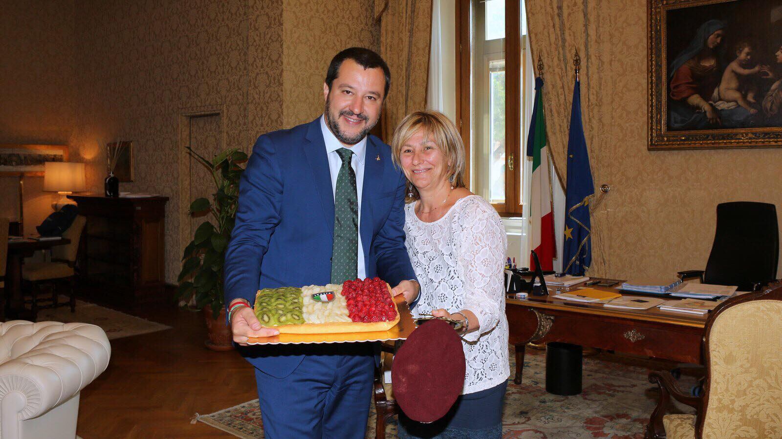 Salvini mantiene la promessa: incontra la madre del parà ucciso in Afghanistan
