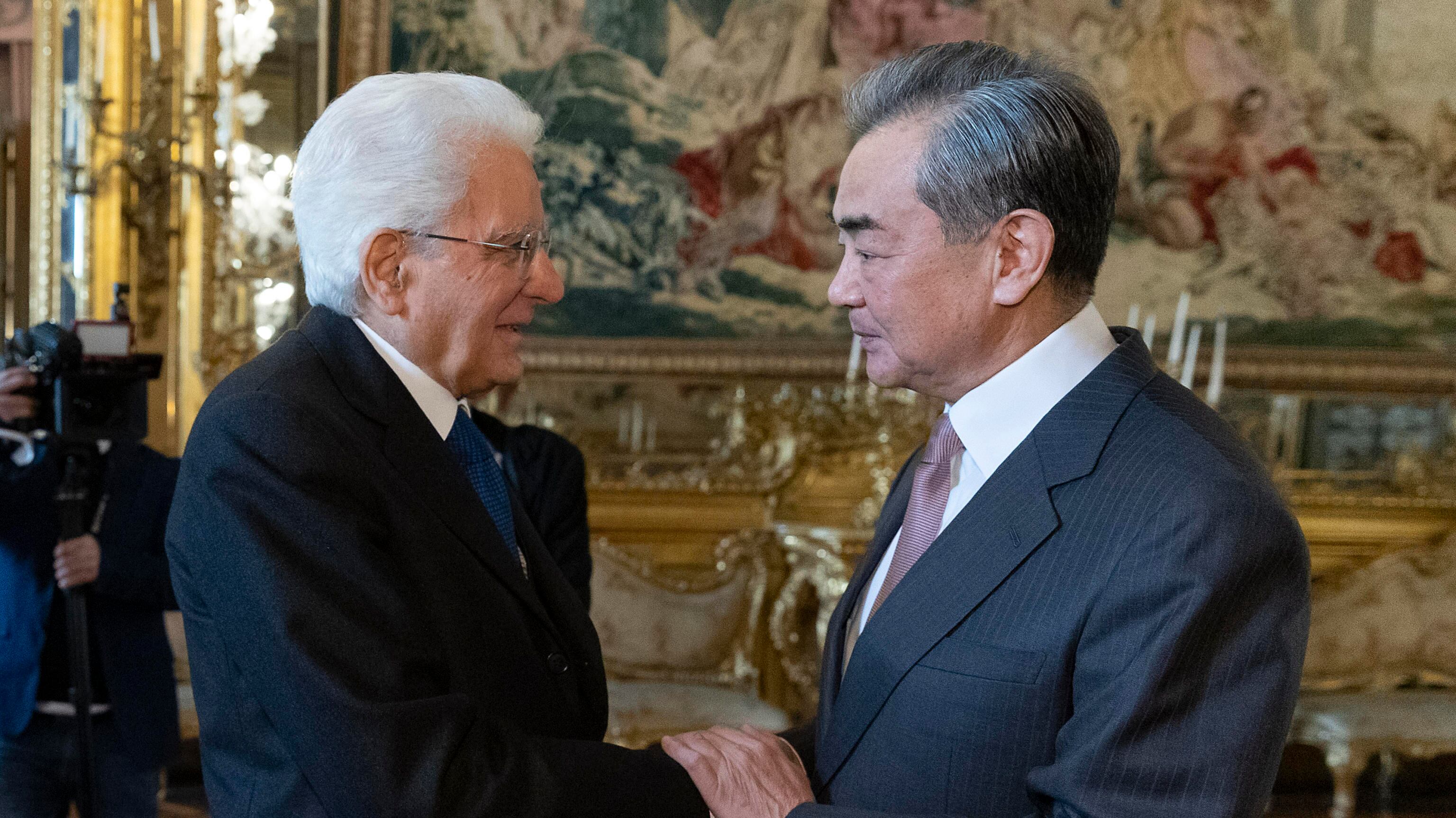 L'incontro con Tajani e la richiesta di Mattarella: la missione italiana di Wang