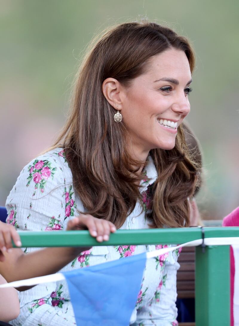 Kate Middleton, nuovo look a fiori: foto 6