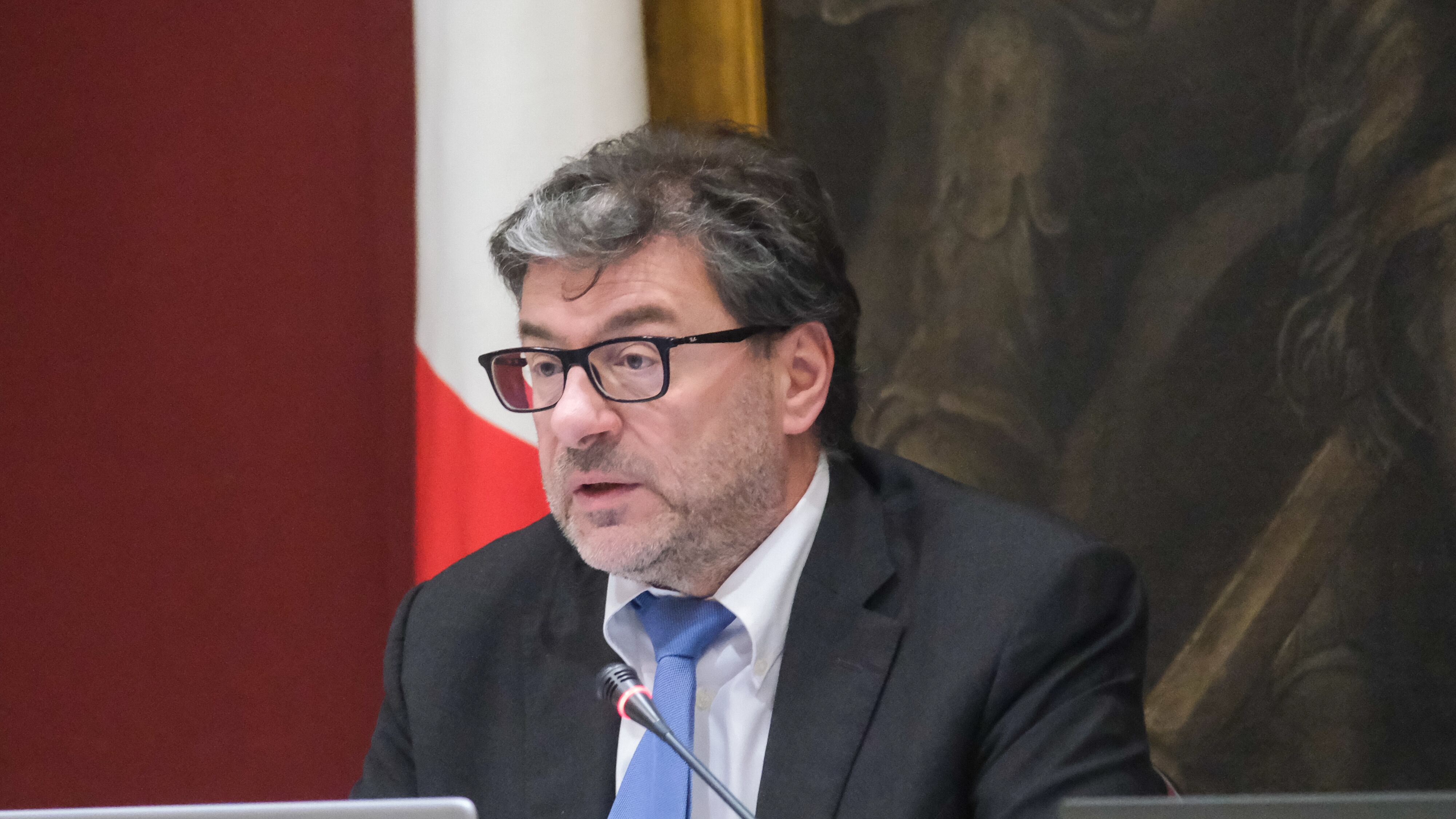Italia, deficit nel mirino Ue: riacceso il faro sul catasto