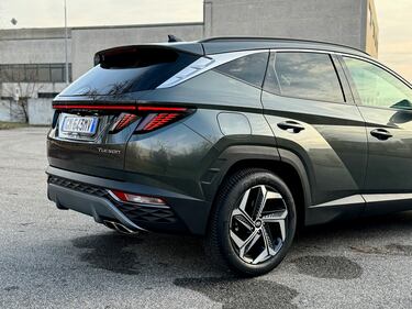 Hyundai Tucson PHEV: guarda la gallery del SUV ibrido plug-in con 265 CV 10
