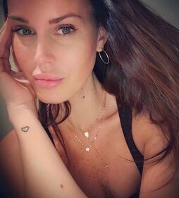 Natalie Weber, le foto più sexy della moglie di Mauro Zarate 5