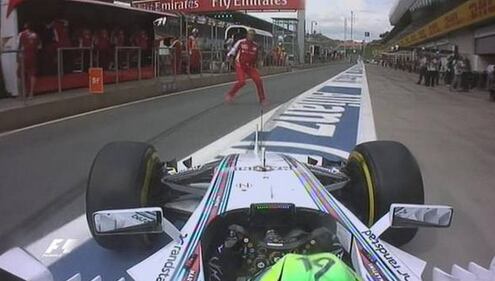 Massa non rallenta e rischia di travolgere Arrivabene 4