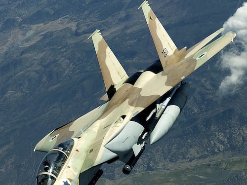 La Siria bombardata da Israele. Damasco accusa Netanyahu: "Così sostengono i terroristi"