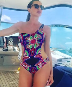 Alba Parietti sexy in costume 12