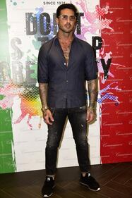 Fabrizio Corona, striptease al party di Camicissima 7