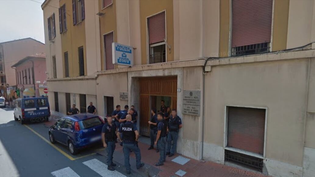 Ventimiglia, algerino pesta 3 agenti in commissariato: ora in carcere