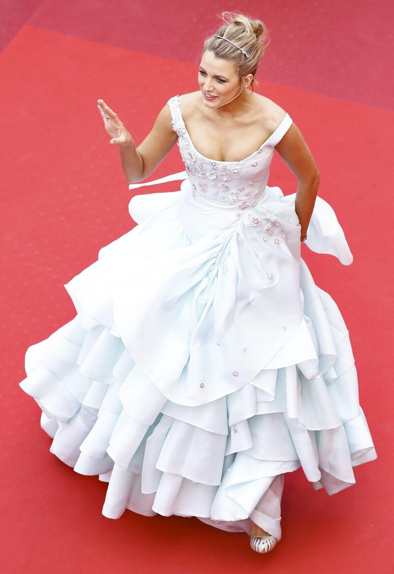 Blake Lively, pancione su red carpet 17