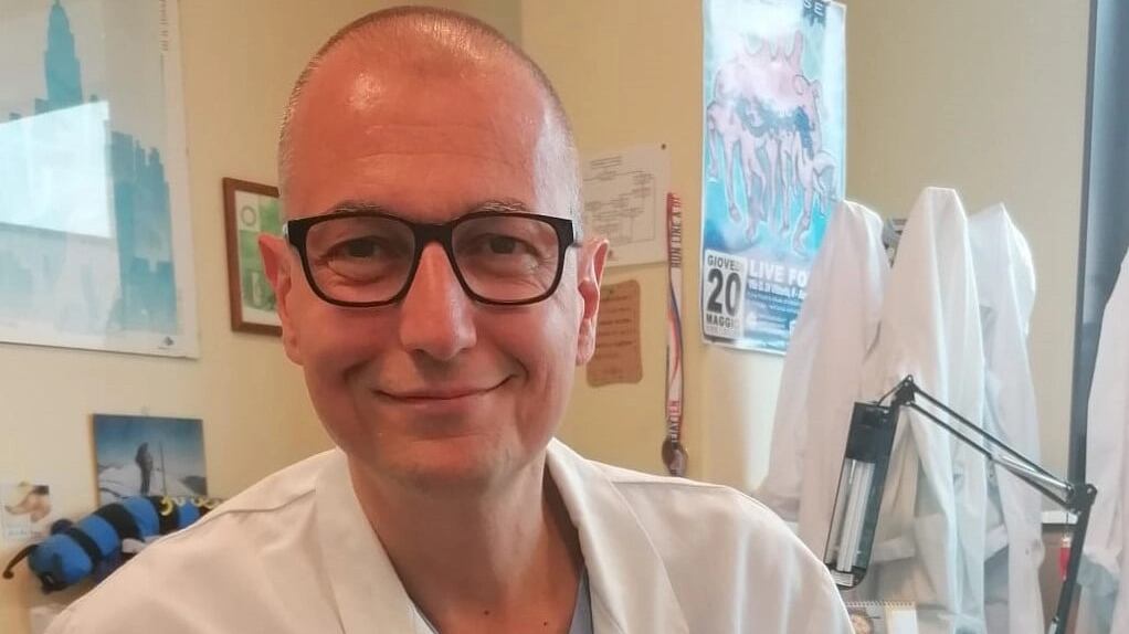È morto Paolo Spada, il chirurgo che regalava "Pillole di ottimismo" nel periodo del Covid