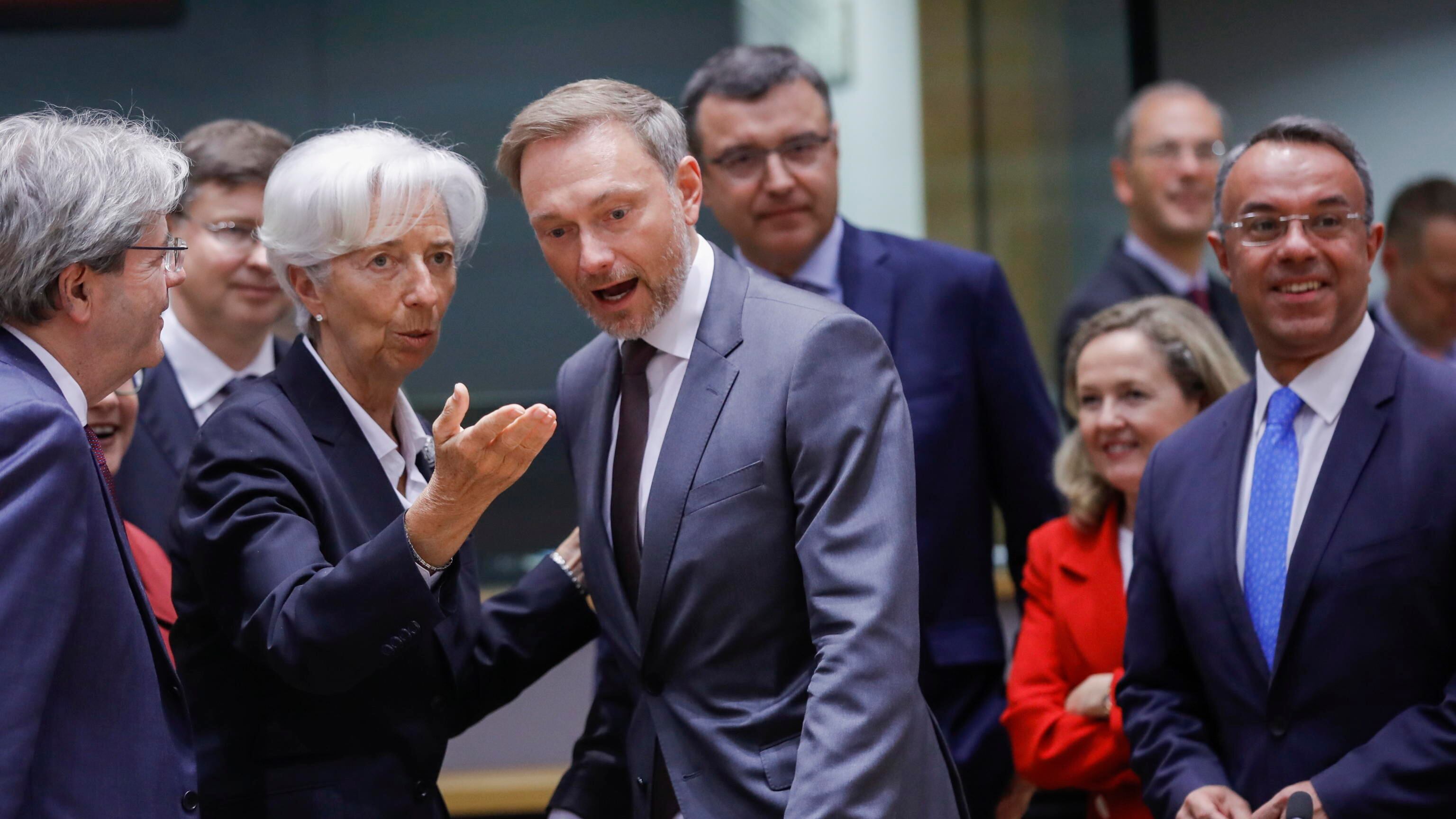Bce ai falchi: "No al panico sui tassi"