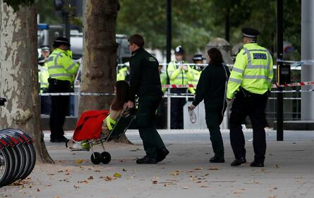 Londra, un'auto sulla folla davanti al museo di storia naturale 6