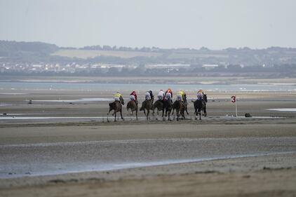 La corsa dei cavalli sulla spiaggia di Laytown 9