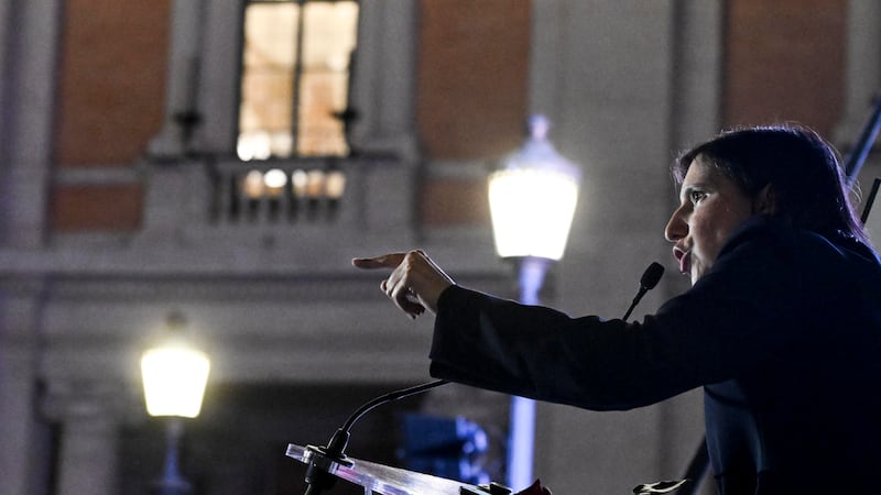 Toni, look e gesti: la metamorfosi di Elly per ambire a Chigi