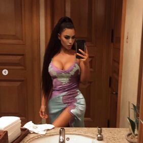Kim Kardashian mozzafiato su Instagram: foto 5