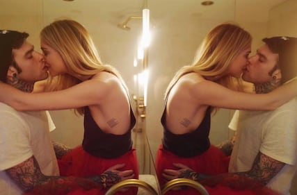 Chiara Ferragni hot, ragnatela sul seno 19