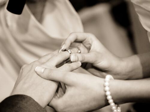 Il matrimonio rende le persone più forti