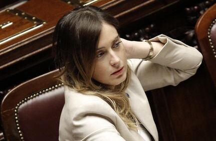 Pausa ''cioccolatino'' per il ministro Boschi 4