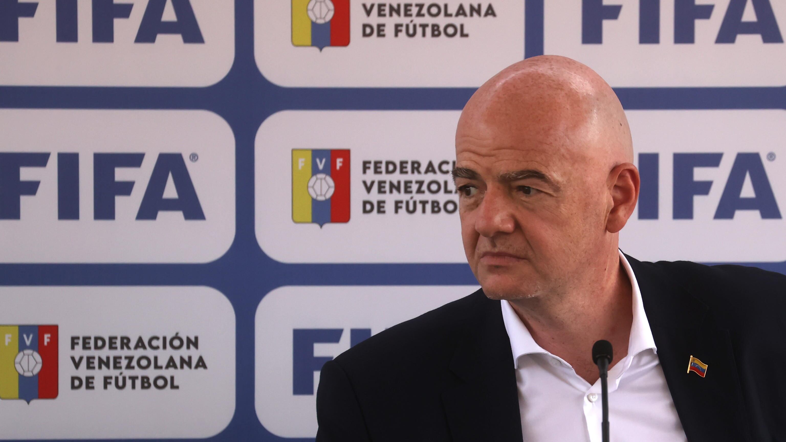 Il 1° maggio di Infantino. Offesi i morti di Qatar '22