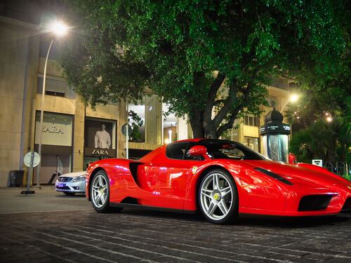 Accordo tra Ferrari e Apple: è in arrivo l'auto intelligente