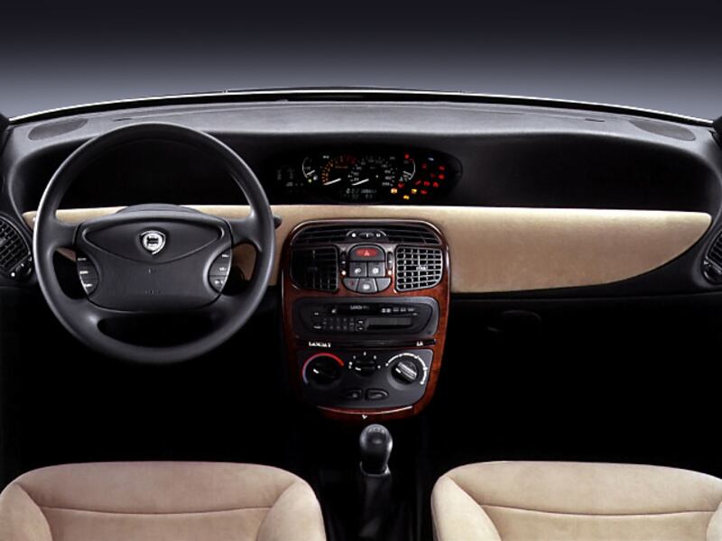 Lancia Y, guarda la gallery 13