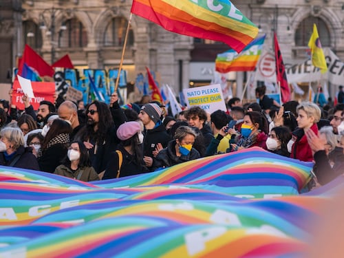 Pacifisti a parole, violenti nei fatti: a Natale evitate i buonisti ipocriti